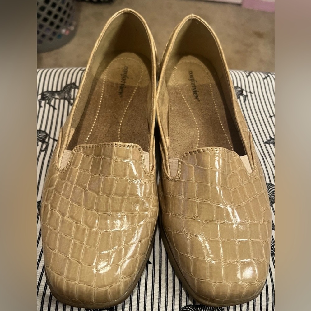 Comfortview loafers slip ons faux leather crocodile print 10.5WW